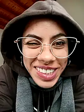 Snapshot of Canela_Osada_ chatting on February 27, 2026, 2:06 pm Canela Osada online show from February 27, 2026, 2:06 pm