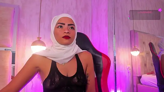 VeronicaFlowers  online show from February 4, 2026, 8:36 pm