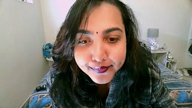 Snapshot of IndianBearxx chatting on August 4, 2026, 7:22 am IndianBearxx online show from August 4, 2026, 7:22 am