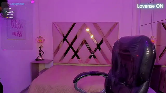 Anyelo Twink online show from June 26, 2026, 4:17 am
