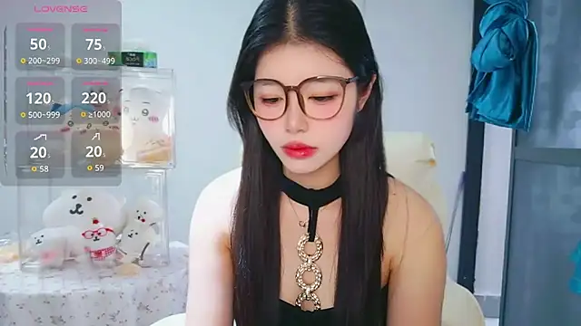 -XiaoYu-777 online show from March 5, 2026, 8:32 am