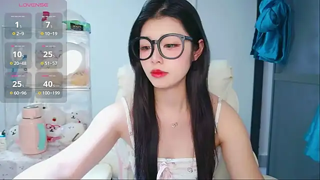 -XiaoYu-777 online show from March 19, 2026, 10:19 am