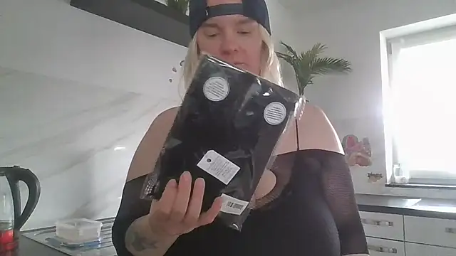 MinchenBienchen98 online show from March 17, 2026, 10:29 am