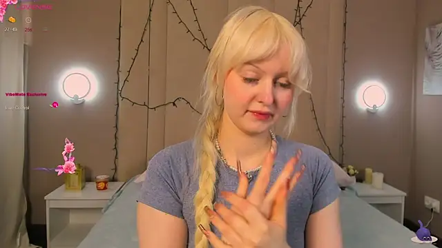 AdeleSilvy online show from April 4, 2026, 1:37 am