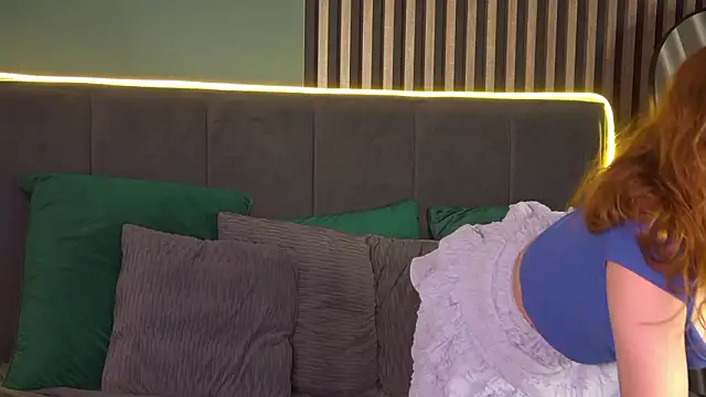 Snapshot of AmyRoy chatting on February 2, 2026, 4:17 pm AmyRoy online show from February 2, 2026, 4:17 pm