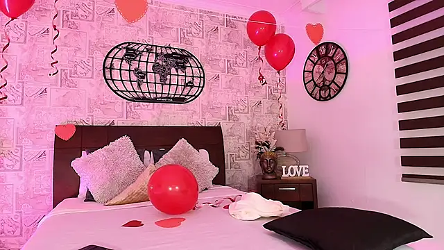 emily clarkk  online show from February 11, 2026, 7:19 pm