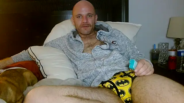 Snapshot of FrankieFuckMe chatting on March 4, 2026, 12:05 am FrankieFuckMe online show from March 4, 2026, 12:05 am