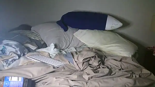 Snapshot of FrankieFuckMe chatting on March 27, 2026, 8:26 am FrankieFuckMe online show from March 27, 2026, 8:26 am