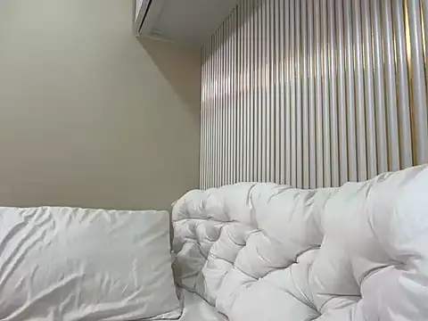 Snapshot of hyacinth30 chatting on February 4, 2026, 2:06 am hyacinth30 online show from February 4, 2026, 2:06 am