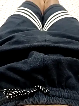 Uzieham22 online show from April 8, 2026, 6:19 pm