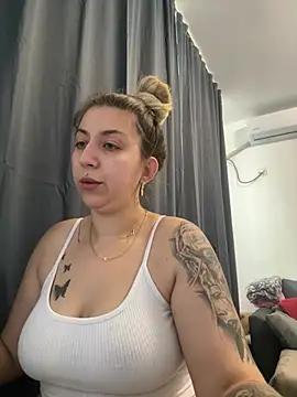 dalia0710 online show from July 25, 2026, 1:19 pm