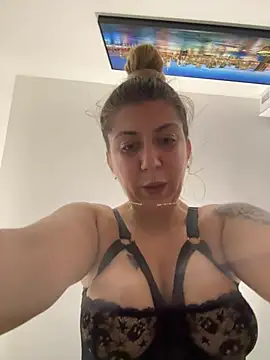 dalia0710 online show from July 28, 2026, 4:39 pm