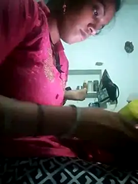 Snapshot of Hot_rie9 chatting on July 15, 2026, 5:18 pm Hot rie9 online show from July 15, 2026, 5:18 pm