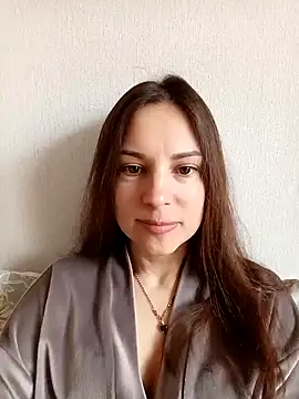 She-Moon online show from April 10, 2026, 6:07 am