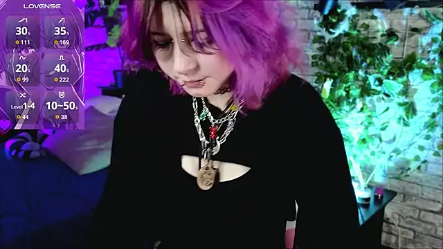 Ashley Veil online show from April 16, 2026, 8:42 pm