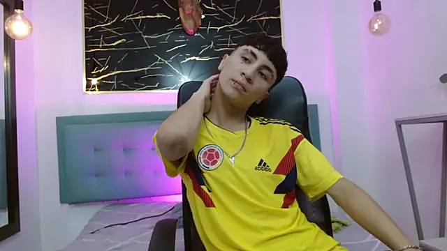 Snapshot of XanderGrey8 chatting on February 11, 2026, 7:41 pm XanderGrey8 online show from February 11, 2026, 7:41 pm