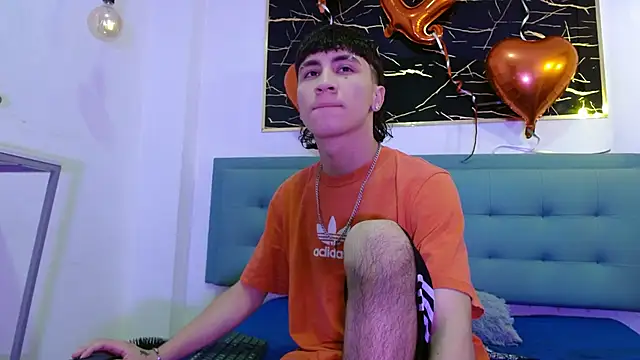 Snapshot of XanderGrey8 chatting on February 17, 2026, 7:20 pm XanderGrey8 online show from February 17, 2026, 7:20 pm