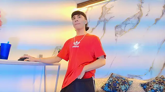 Snapshot of XanderGrey8 chatting on February 28, 2026, 7:15 pm XanderGrey8 online show from February 28, 2026, 7:15 pm