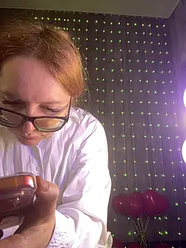 coy girl  online show from February 16, 2026, 11:17 am