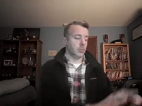 chrisw8140 online show from February 10, 2026, 11:42 pm