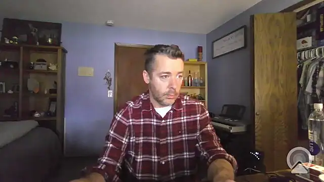 chrisw8140 online show from April 6, 2026, 2:07 pm