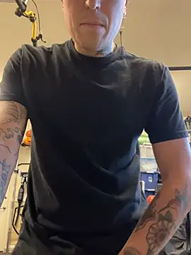 Snapshot of brngitdwn chatting on January 11, 2026, 11:10 pm brngitdwn online show from January 11, 2026, 11:10 pm