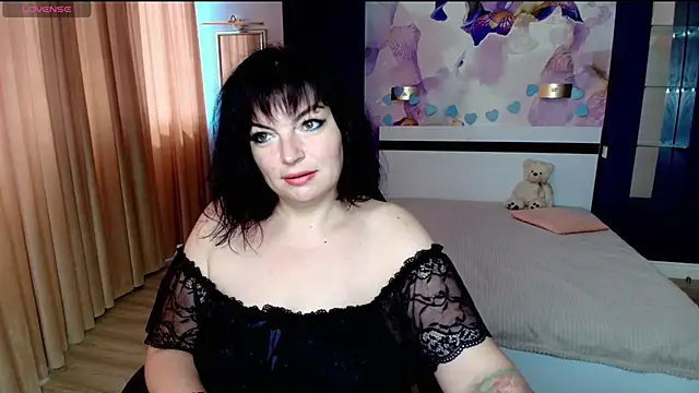 Victoria booth online show from July 16, 2026, 12:00 pm