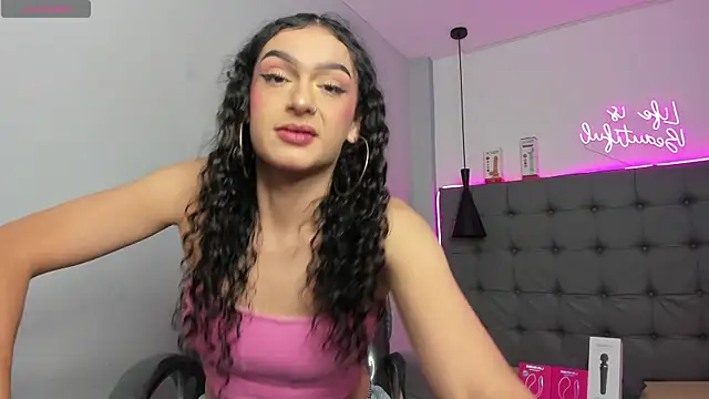 Snapshot of scarletcherry18 chatting on July 17, 2026, 3:13 am scarletcherry18 online show from July 17, 2026, 3:13 am