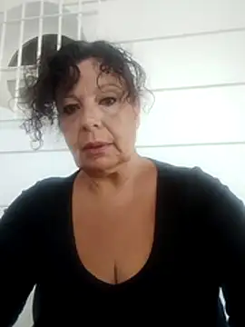 anaisytu online show from May 19, 2026, 7:04 am