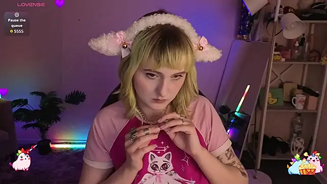 Roziett Belle online show from April 13, 2026, 8:42 am