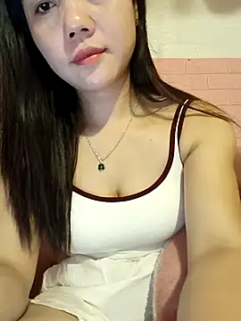 Ngocmai lazdy online show from March 17, 2026, 3:04 pm