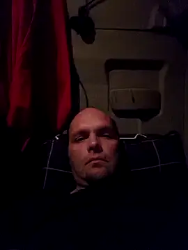 Snapshot of Ivan9999k chatting on February 9, 2026, 7:18 pm Ivan9999k online show from February 9, 2026, 7:18 pm