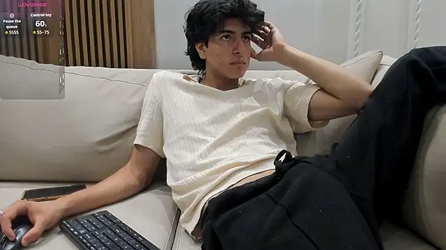 Snapshot of noahx_valko chatting on February 27, 2026, 1:00 pm noahx valko online show from February 27, 2026, 1:00 pm