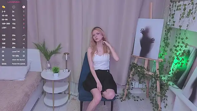 Snapshot of JuanaSumma chatting on April 14, 2026, 6:19 am JuanaSumma online show from April 14, 2026, 6:19 am