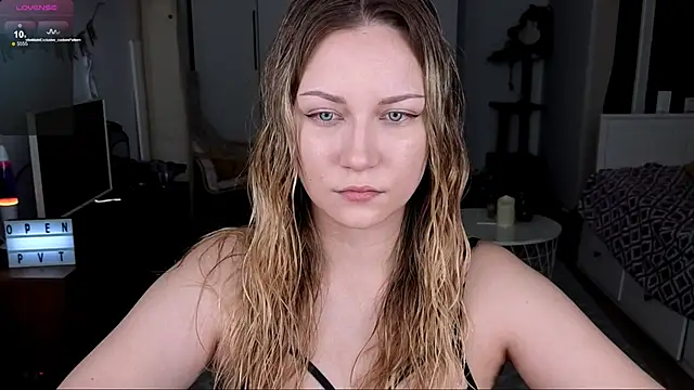 Snapshot of missyourtouch chatting on June 14, 2026, 11:23 am missyourtouch online show from June 14, 2026, 11:23 am
