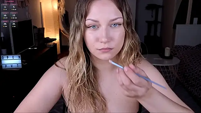 Snapshot of missyourtouch chatting on July 4, 2026, 6:14 pm missyourtouch online show from July 4, 2026, 6:14 pm