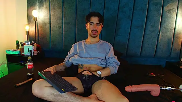 Ethan Briggs  online show from March 12, 2026, 3:23 am