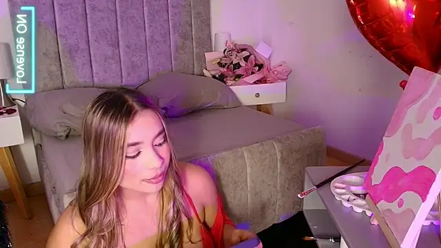 Lucy Carson  online show from February 15, 2026, 7:51 am