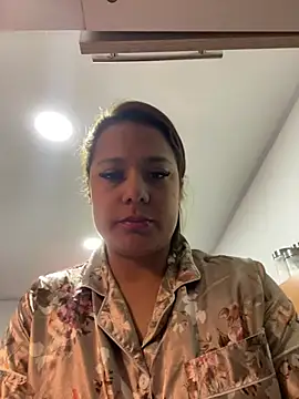 Snapshot of Pretty__Milf chatting on July 19, 2026, 2:43 pm Pretty Milf online show from July 19, 2026, 2:43 pm