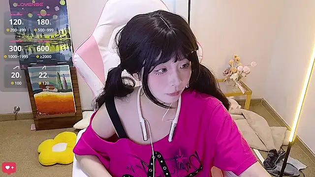 Snapshot of Qiqiiii-05 chatting on June 7, 2026, 1:15 pm Qiqiiii-05 online show from June 7, 2026, 1:15 pm