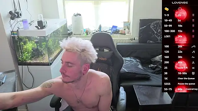 Rayzel White online show from April 12, 2026, 11:59 am