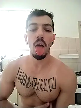 Snapshot of LuigiBoni chatting on January 15, 2026, 5:27 pm LuigiBoni online show from January 15, 2026, 5:27 pm