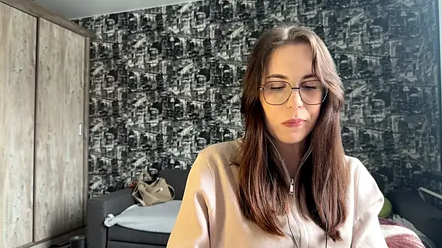 Snapshot of JanelleCourville chatting on March 3, 2026, 10:32 am JanelleCourville online show from March 3, 2026, 10:32 am