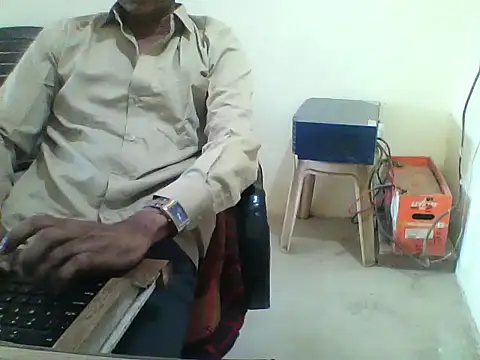 Snapshot of dream_king_1985 chatting on February 16, 2026, 6:31 am dream king 1985 online show from February 16, 2026, 6:31 am