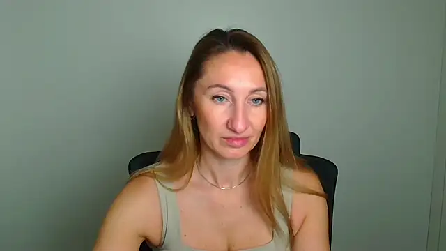 Diana Sweeet  online show from May 6, 2026, 5:57 am