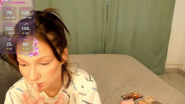 Snapshot of DeonnaHeney chatting on February 26, 2026, 6:12 am DeonnaHeney online show from February 26, 2026, 6:12 am