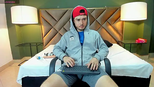 Salvattore Muller online show from March 23, 2026, 12:03 am