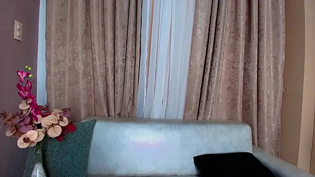 TessaMonroee online show from February 2, 2026, 6:28 pm