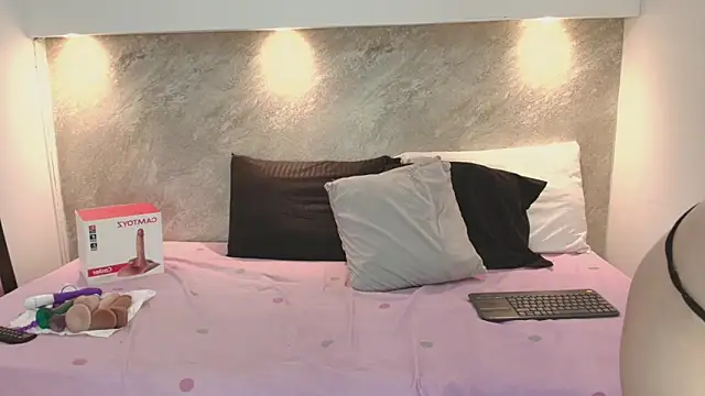 Emmy lander1 online show from March 28, 2026, 4:56 am