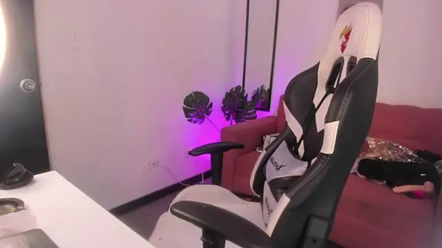 Xiomara as online show from February 25, 2026, 2:48 pm